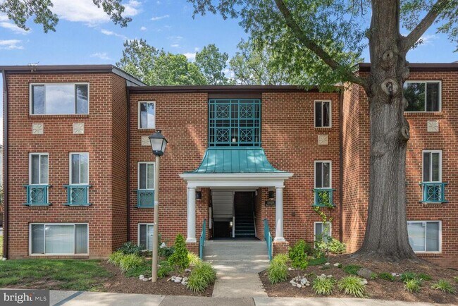 Building Photo - 11820 Breton Ct