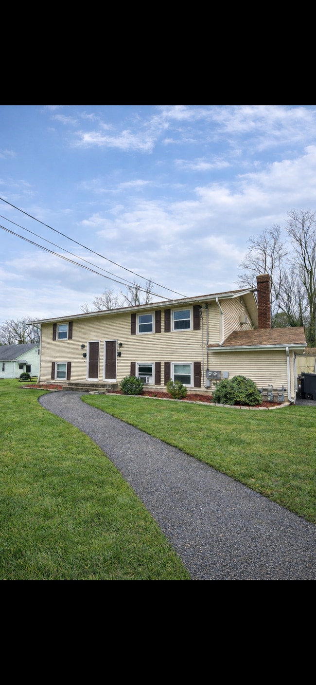 Building Photo - 4 Katherine Dr