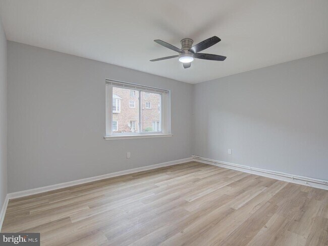 Building Photo - 1749 Addison Rd S