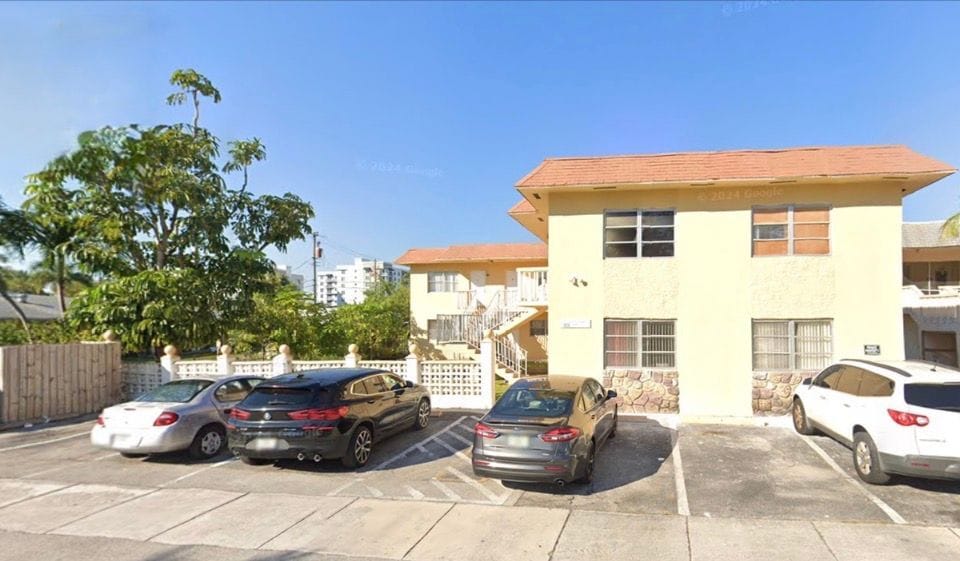 Building Photo - 623 NE 2nd St