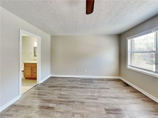 Building Photo - 1033 Dassow Ct