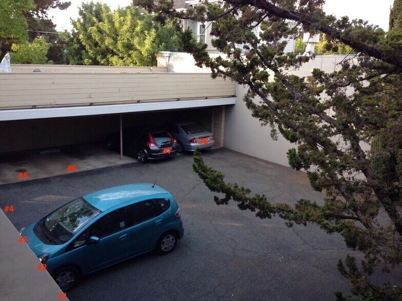 Parking - 660 Roble Ave