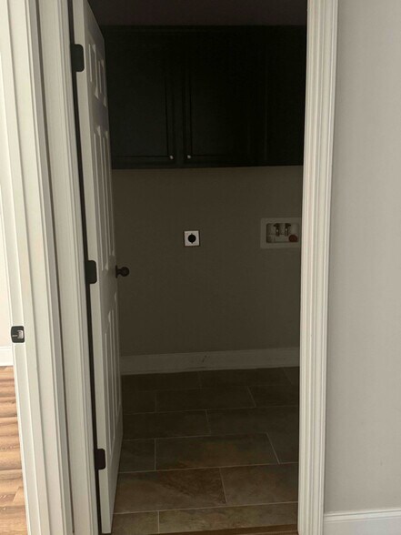 Building Photo - 3206 Haven Straits