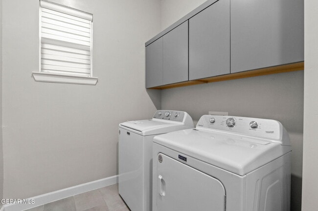 Building Photo - 12300 Desert Heights Ct