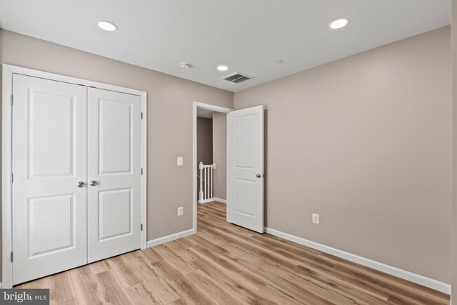 Building Photo - 22802 Lawrence Ave