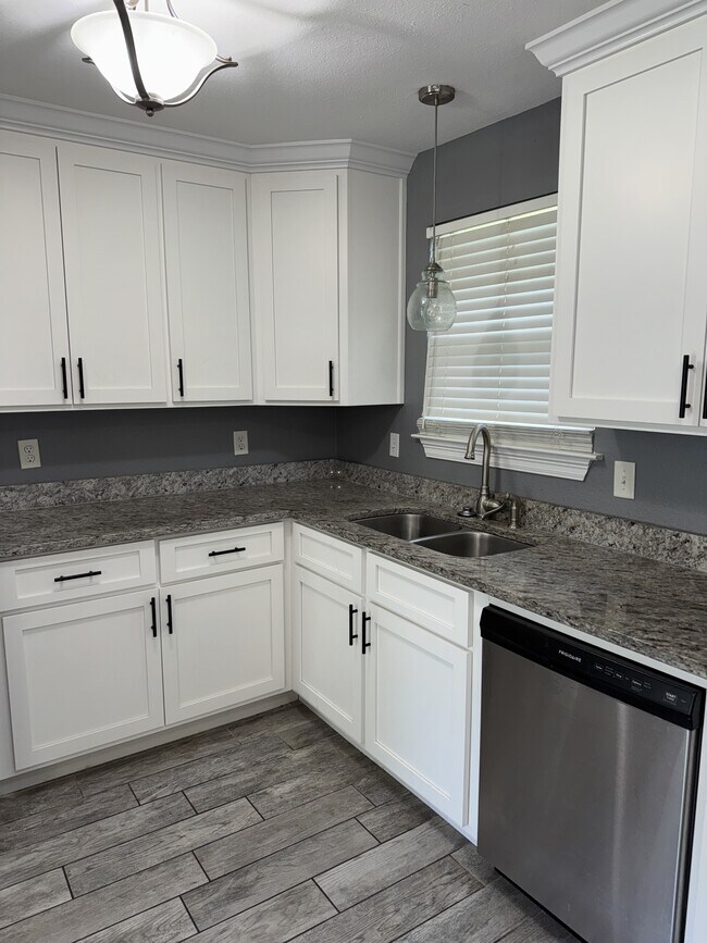 Building Photo - 8240 Tempest Dr