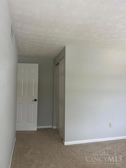 Building Photo - 8059 Hetz Dr