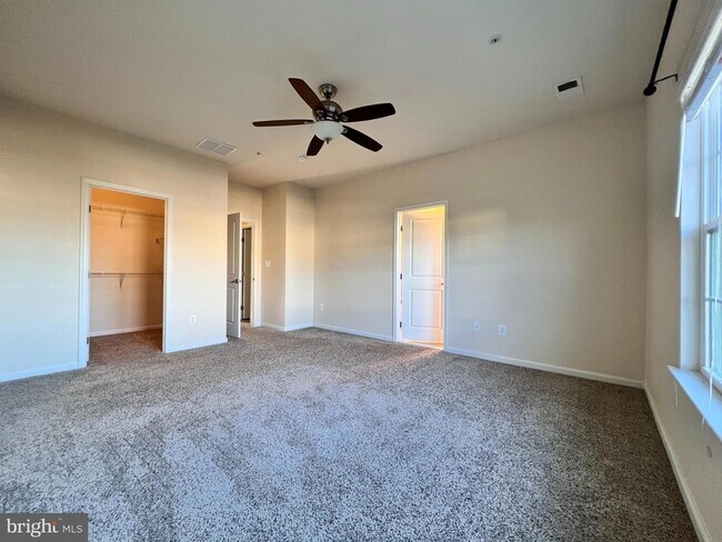 Building Photo - 22730 Autumn Breeze Ave