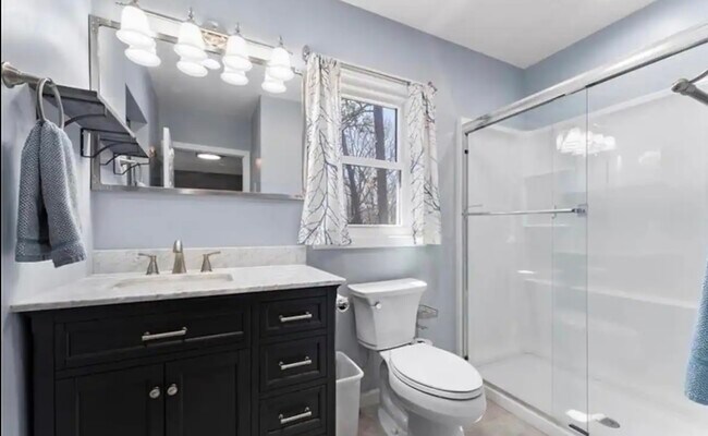 Building Photo - 315 Goldfinch Pl