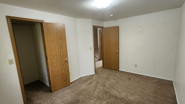 Building Photo - "Charming 2-Bedroom Retreat with modern co...