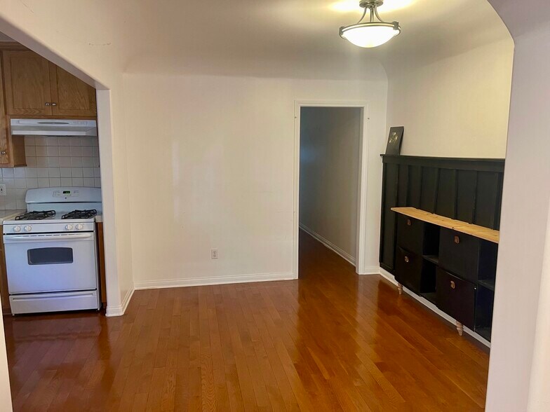 Building Photo - 1727 La Senda Pl