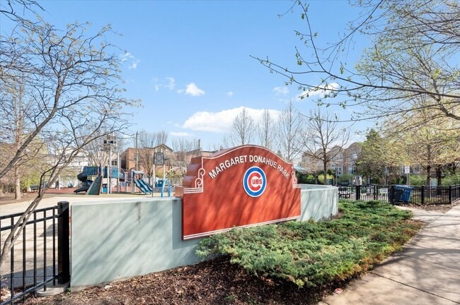 Building Photo - 1214 W School St