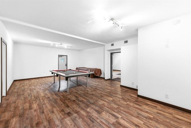 Building Photo - 1301 S 1st St