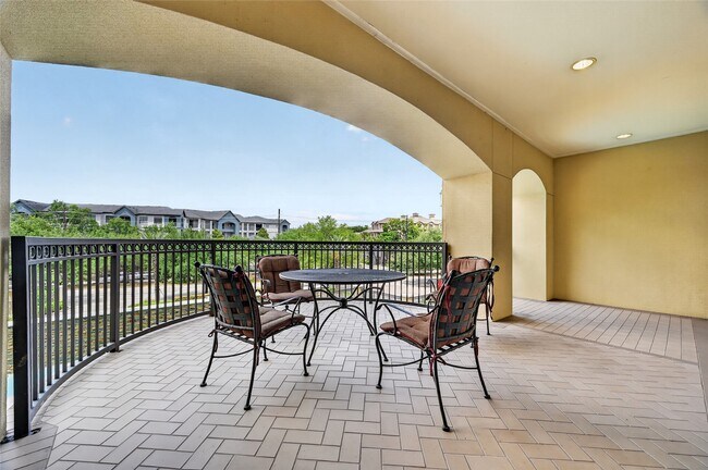 Building Photo - 7575 Kirby Dr