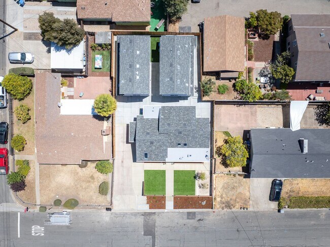 Building Photo - 340 Graves Ave