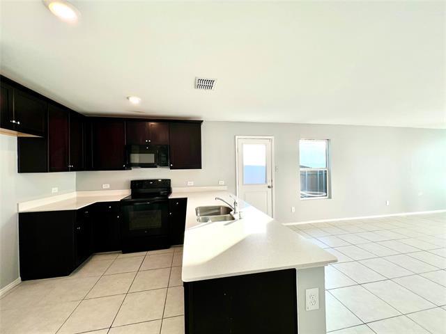 Building Photo - 5711 Bristle Leaf Dr