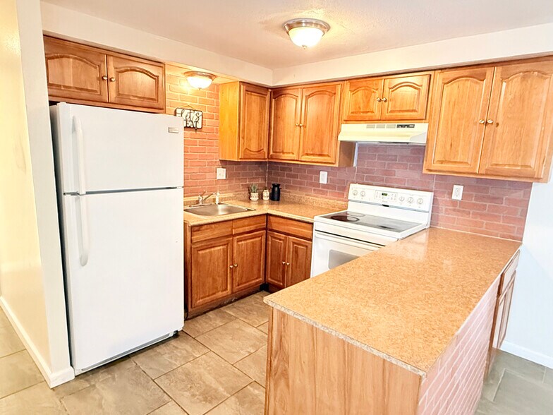 Building Photo - 42 Jersey Ave