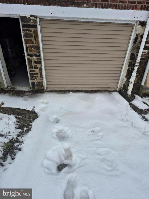 Building Photo - 5345 W Columbia Ave