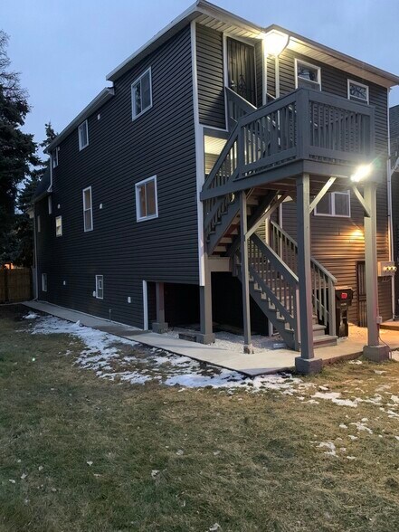 Building Photo - 8020 S Prairie Ave