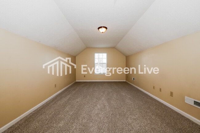 Building Photo - 3060 Hidden Pine Dr