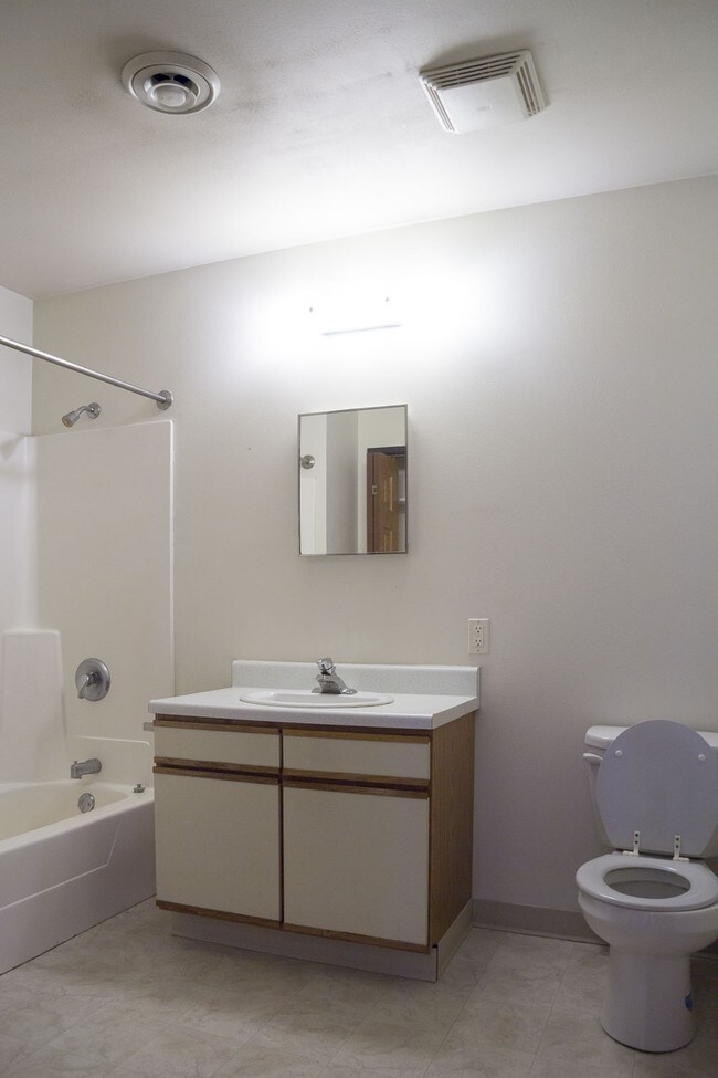 Bathroom - Winngate Village