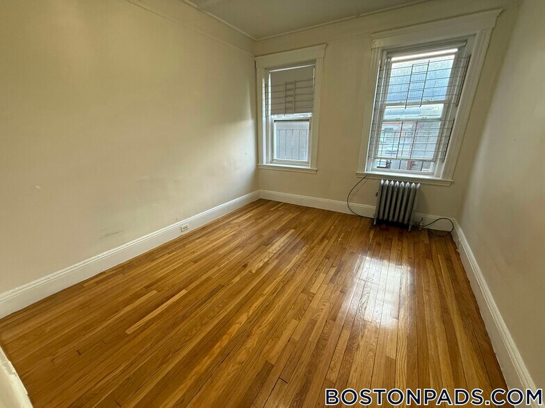 Building Photo - 1185 Boylston St