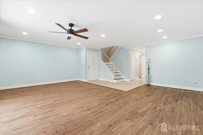 Building Photo - 18 Irongate