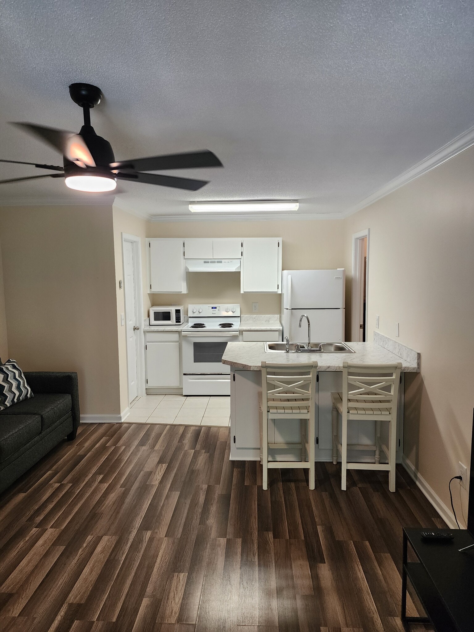 Building Photo - 197 Hughes St