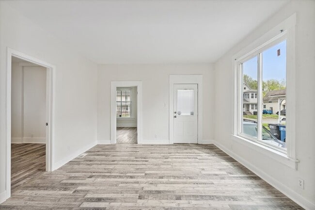 Building Photo - 4039 Vermaas Ave