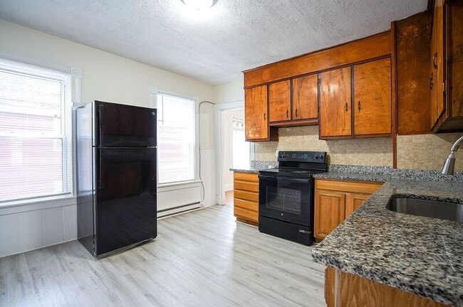 Building Photo - 51-53-53 Leyfred Terrace