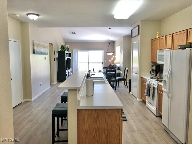 Building Photo - 701 Peachy Canyon Cir
