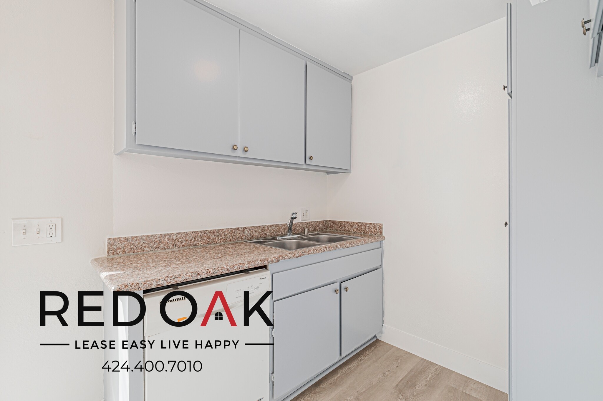 Building Photo - 7350 Hazeltine Ave