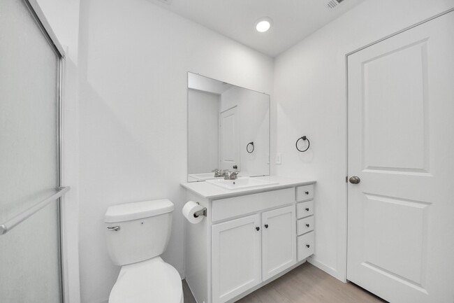 Building Photo - 833 Vlg Brk Dr