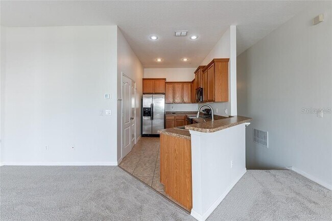 Building Photo - 6612 S Goldenrod Rd