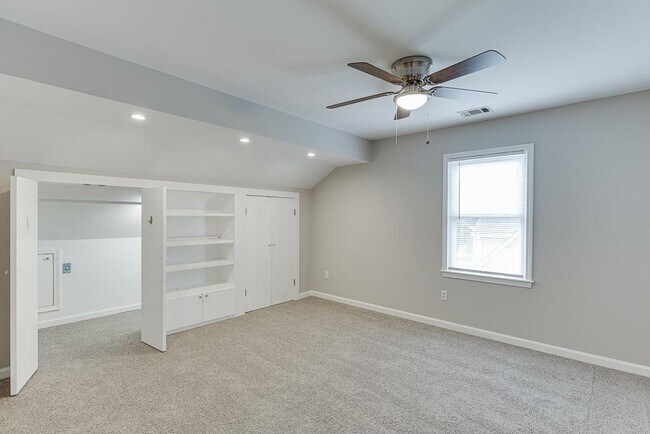 Building Photo - 1813 Rambling Woods Dr NW
