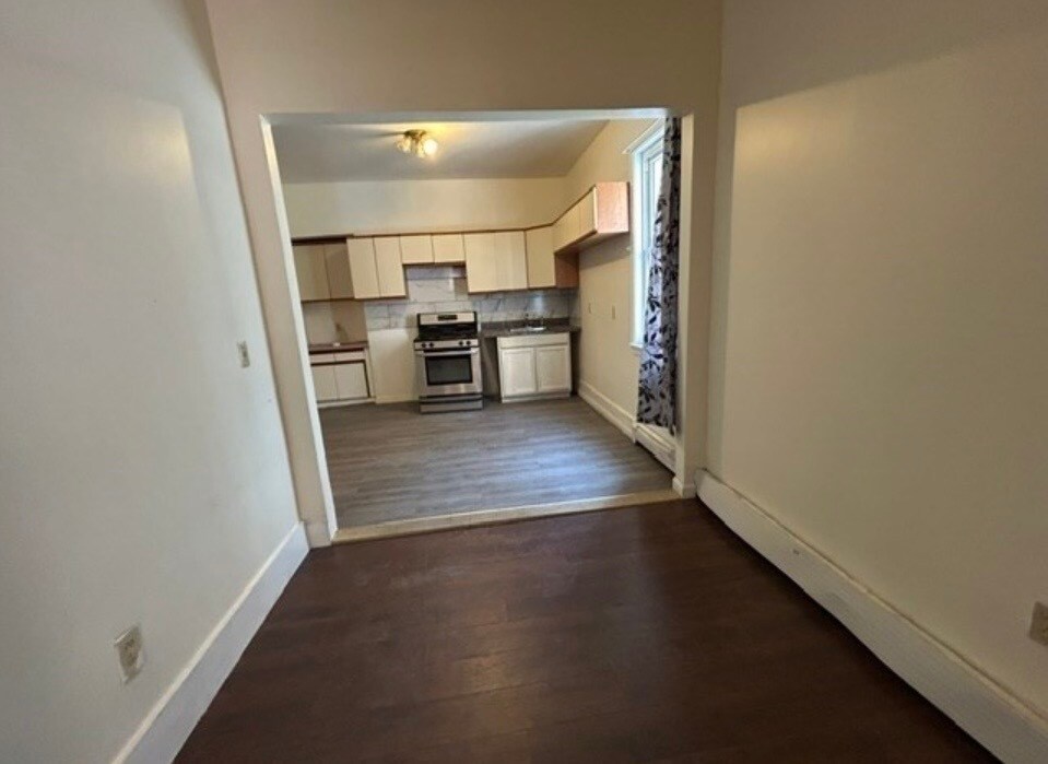 Building Photo - 42 Haverford St