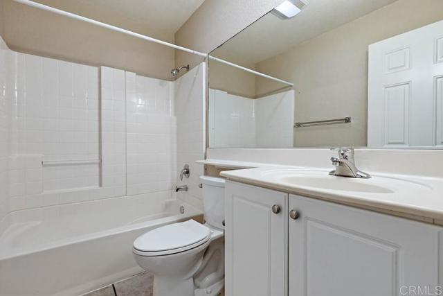 Building Photo - 1025 Estes St