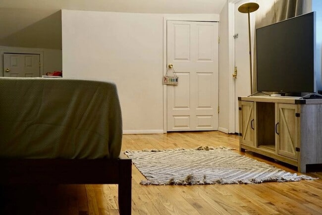 Building Photo - 119 Columbia St