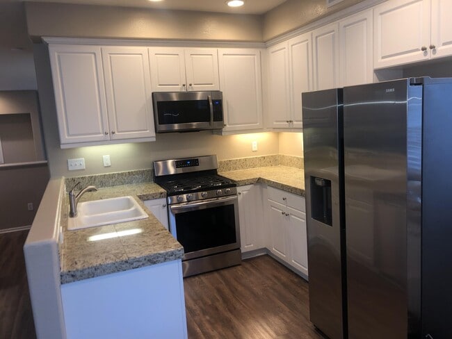 Building Photo - 33800 Willow Haven Ln