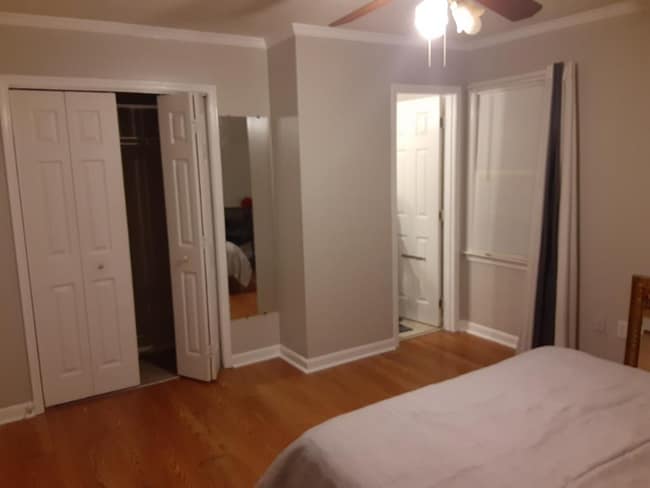 Building Photo - 20 Sunrise Cir