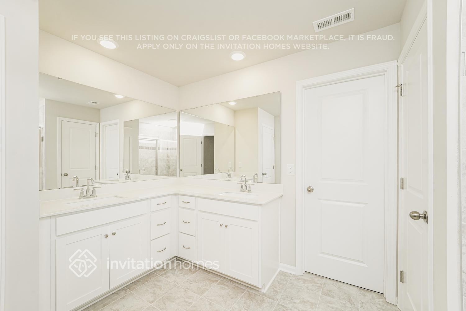 Building Photo - 6469 Fairfax Ct