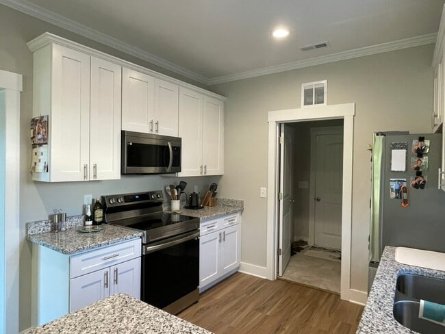 Building Photo - 227 Clay Hill Rd