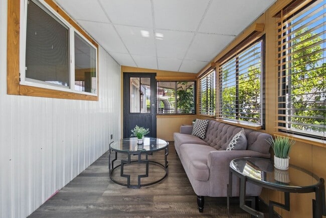 Building Photo - Highly Desirable Double Wide 55+ Home in R...