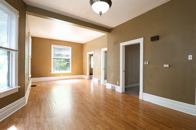Building Photo - MOVE IN SPECIAL $500 OFF FIRST MONTHS RENT...