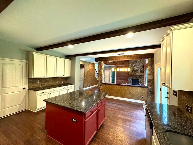 Kitchen 2 - 8245 Archie Way