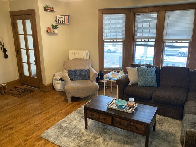 Building Photo - 2937 N Frederick Ave