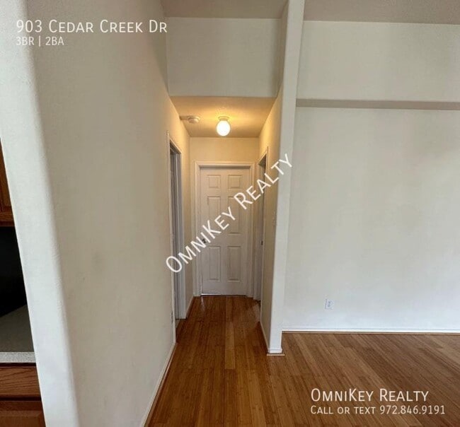 Building Photo - 903 Cedar Creek Dr