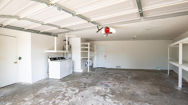 Building Photo - 858 Trowbridge St