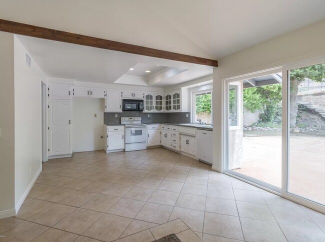 Building Photo - Beautiful 4 bedroom home in Agoura!