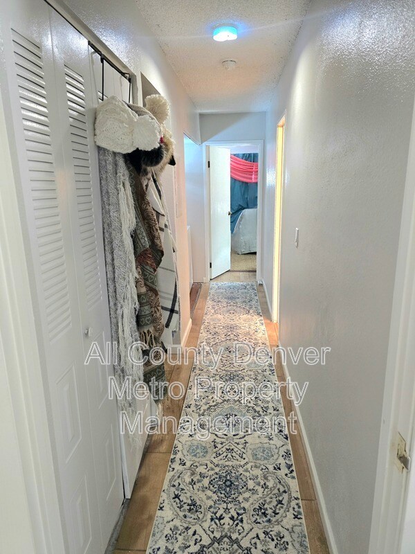 Building Photo - 447 Wright St